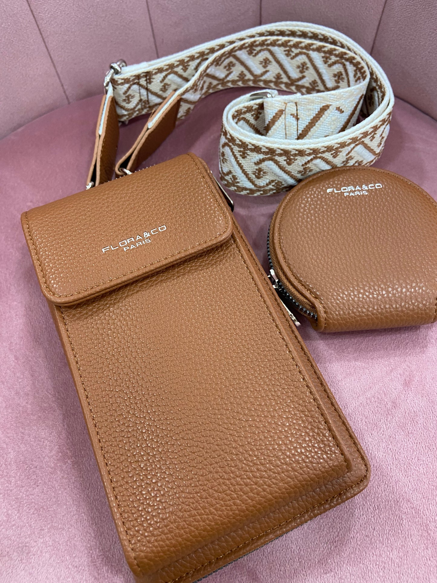 Pochette cognac TÉLÉPHONE