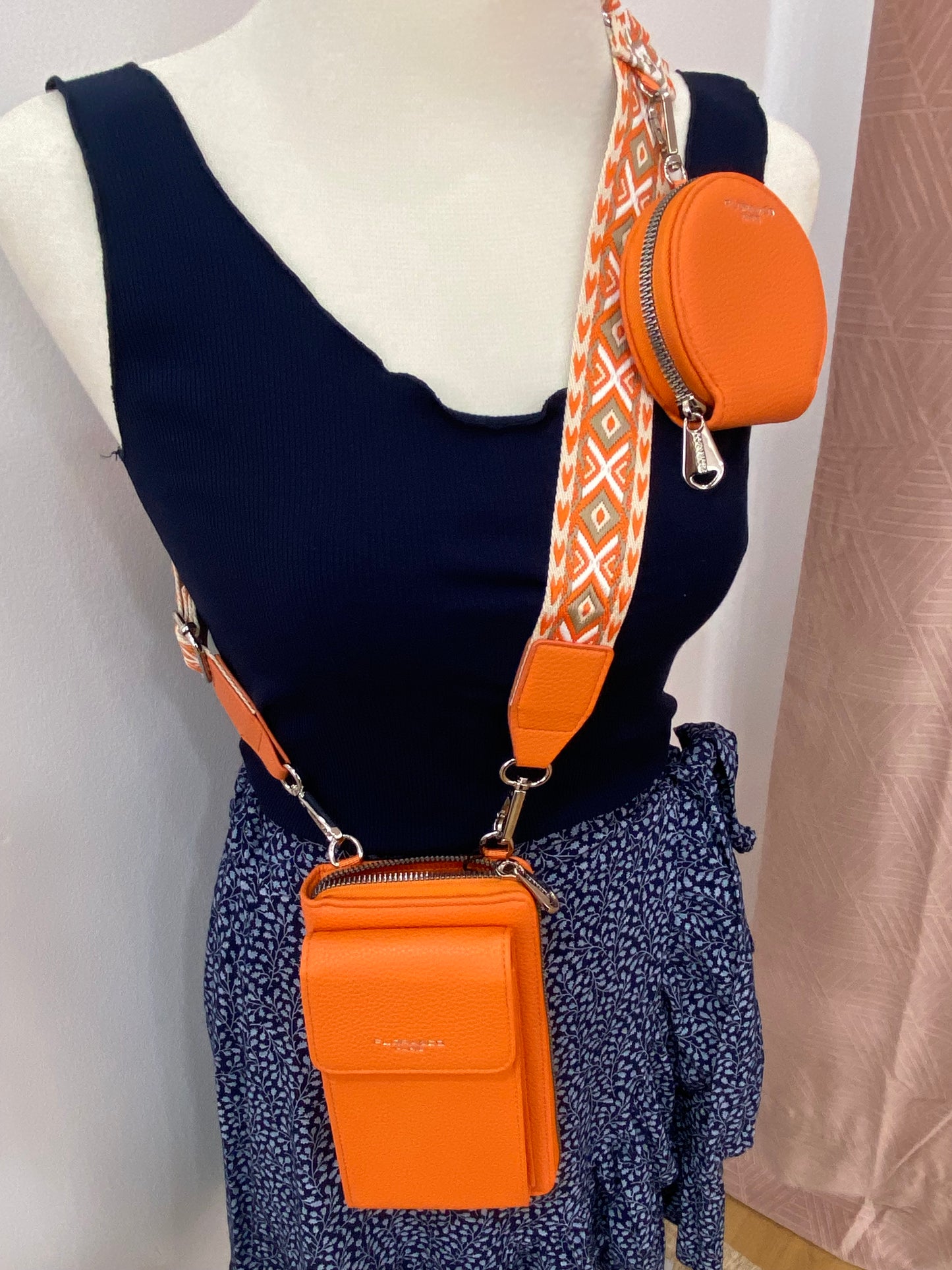 Pochette orange TELEPHONE