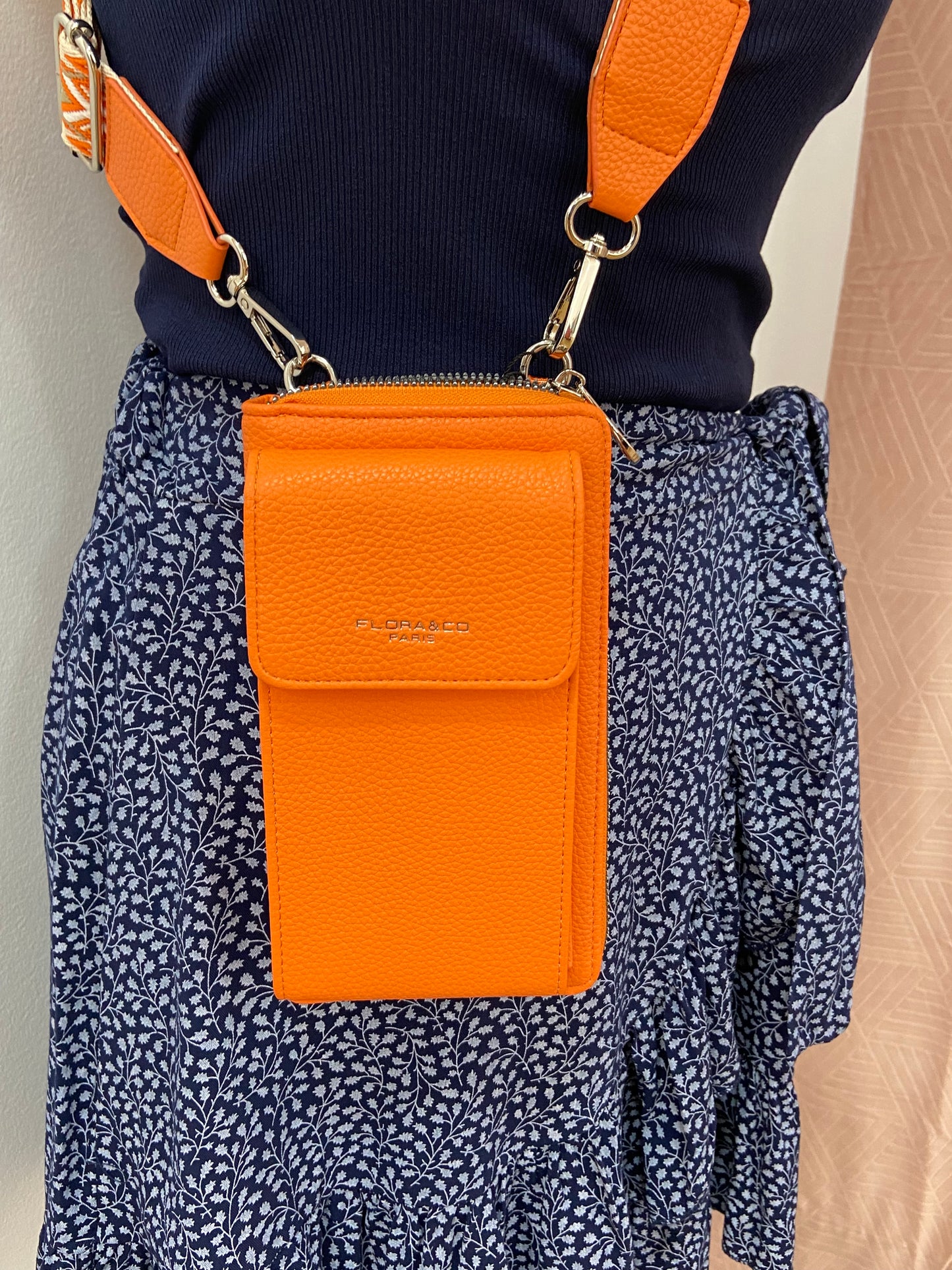 Pochette orange TELEPHONE