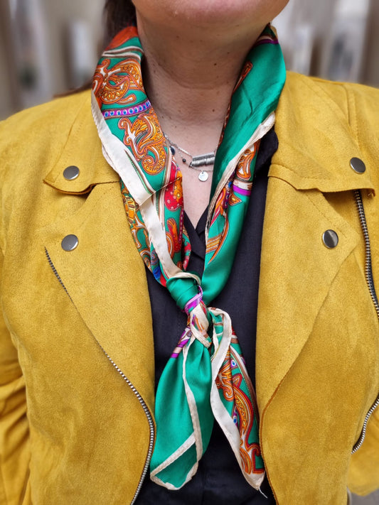 Foulard carré vert FRANGIPANIER