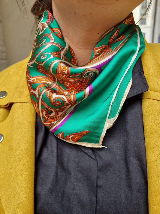 Foulard carré vert FRANGIPANIER